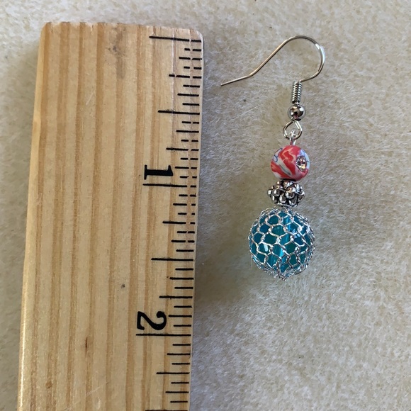 21153 ⭐️Red acrylic & teal glass wire wrapped earrings⭐️ - Picture 3 of 5